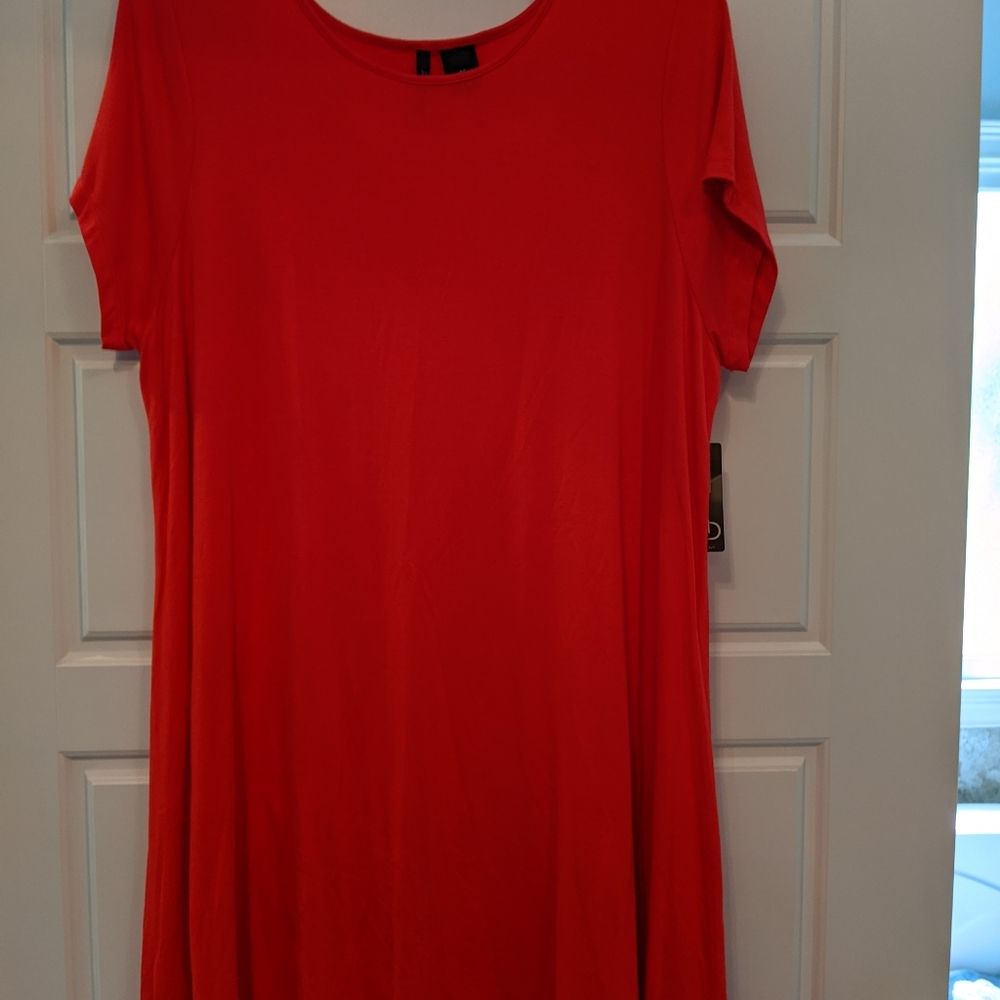 Red short sleeve dress